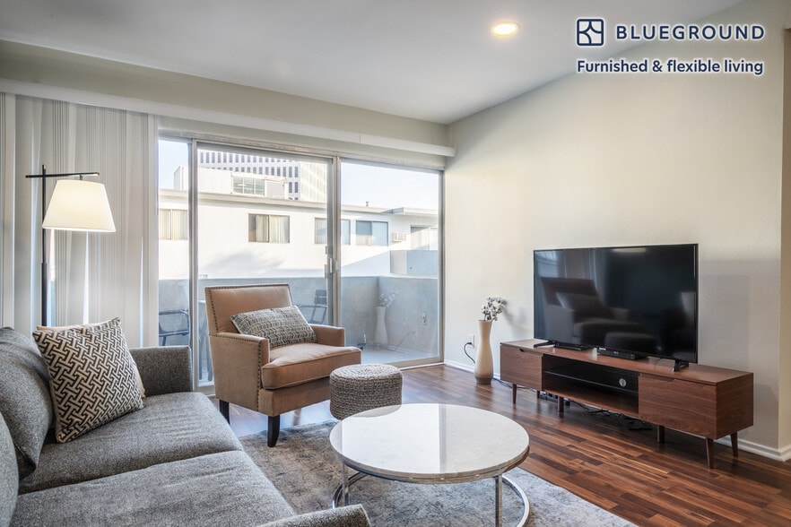 Building Photo - 11645 Gorham Ave