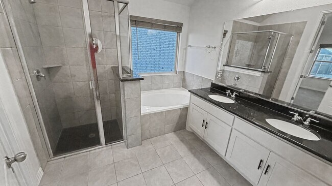 Building Photo - 16617 Hidden Cove Dr