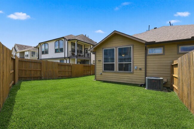 Building Photo - 28027 Rocky Heights Dr