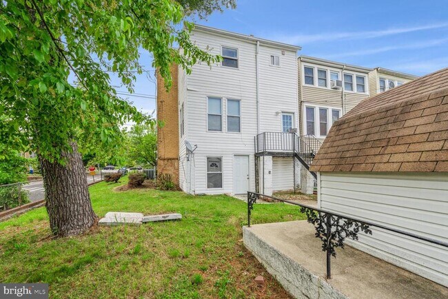 Building Photo - 4528 4th St NW