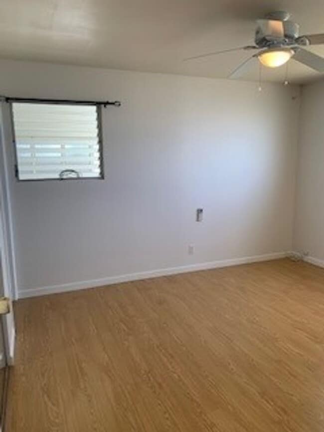 Building Photo - Desirable Koko Head Terrace Home - Availab...