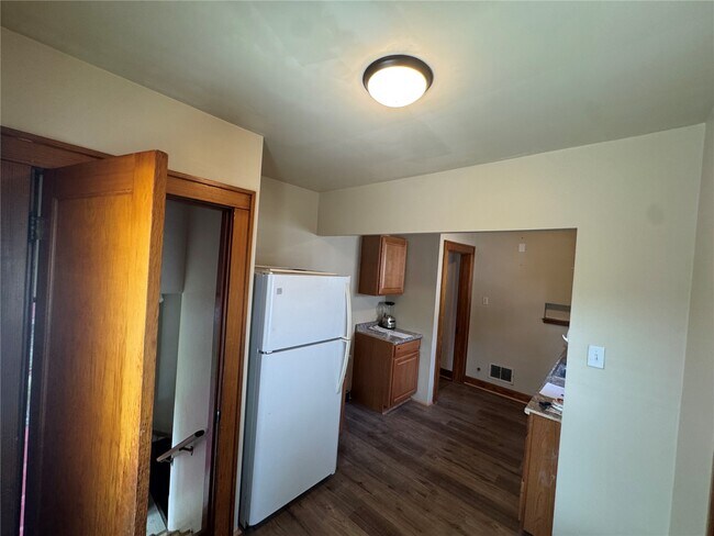 Building Photo - 1107 Bristow St