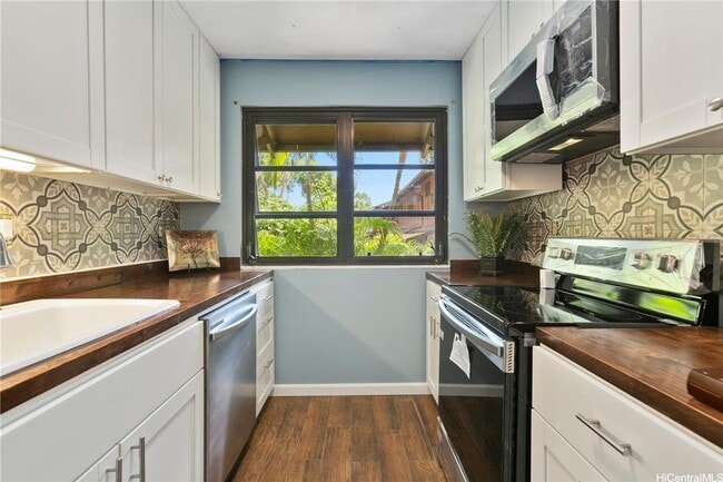 Primary Photo - NOB HILL/GREAT LOCATION