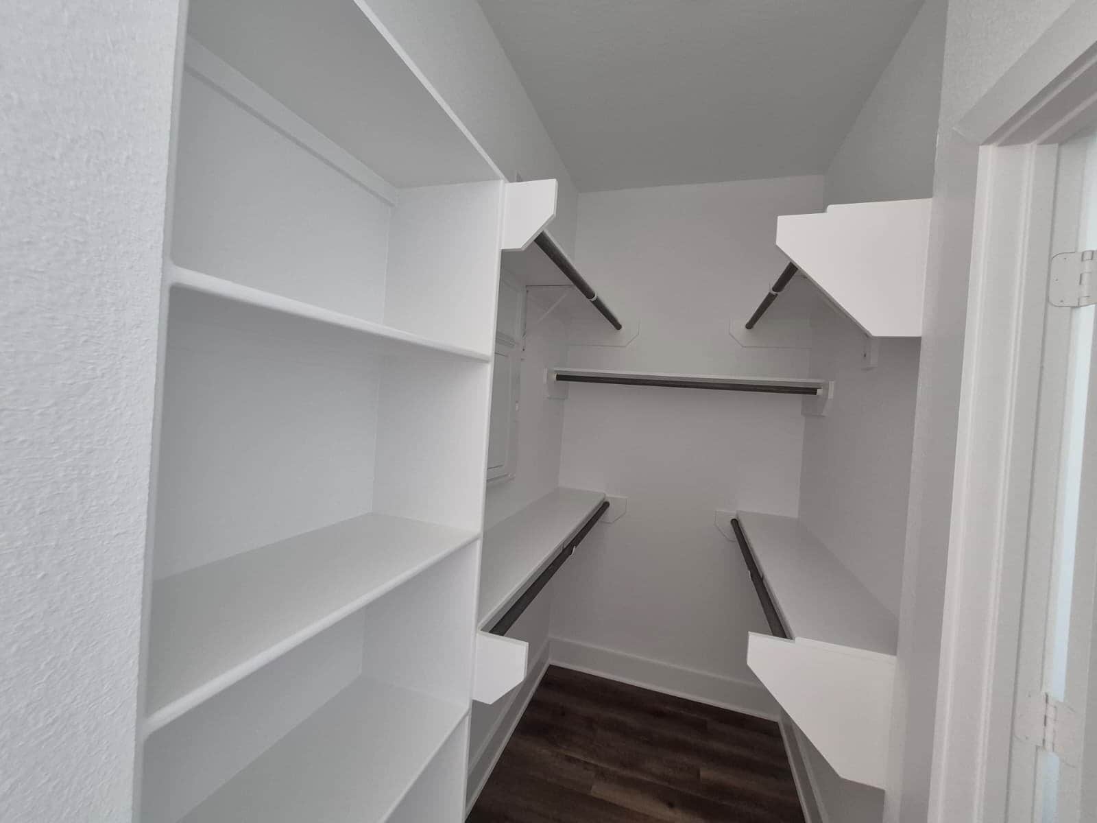 Building Photo - 3003 Delano St