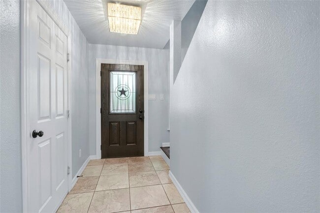 Building Photo - 7831 Saddle Run