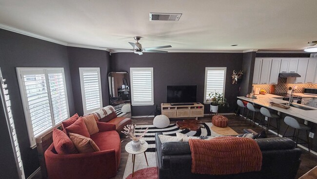 Building Photo - 1909 Kemah Village Dr