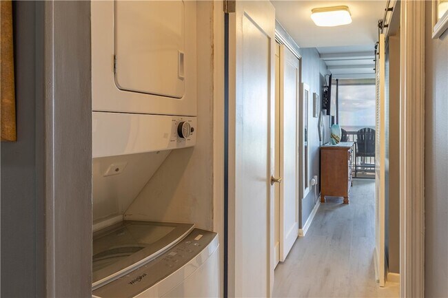 Building Photo - 4141 Ocean Dr