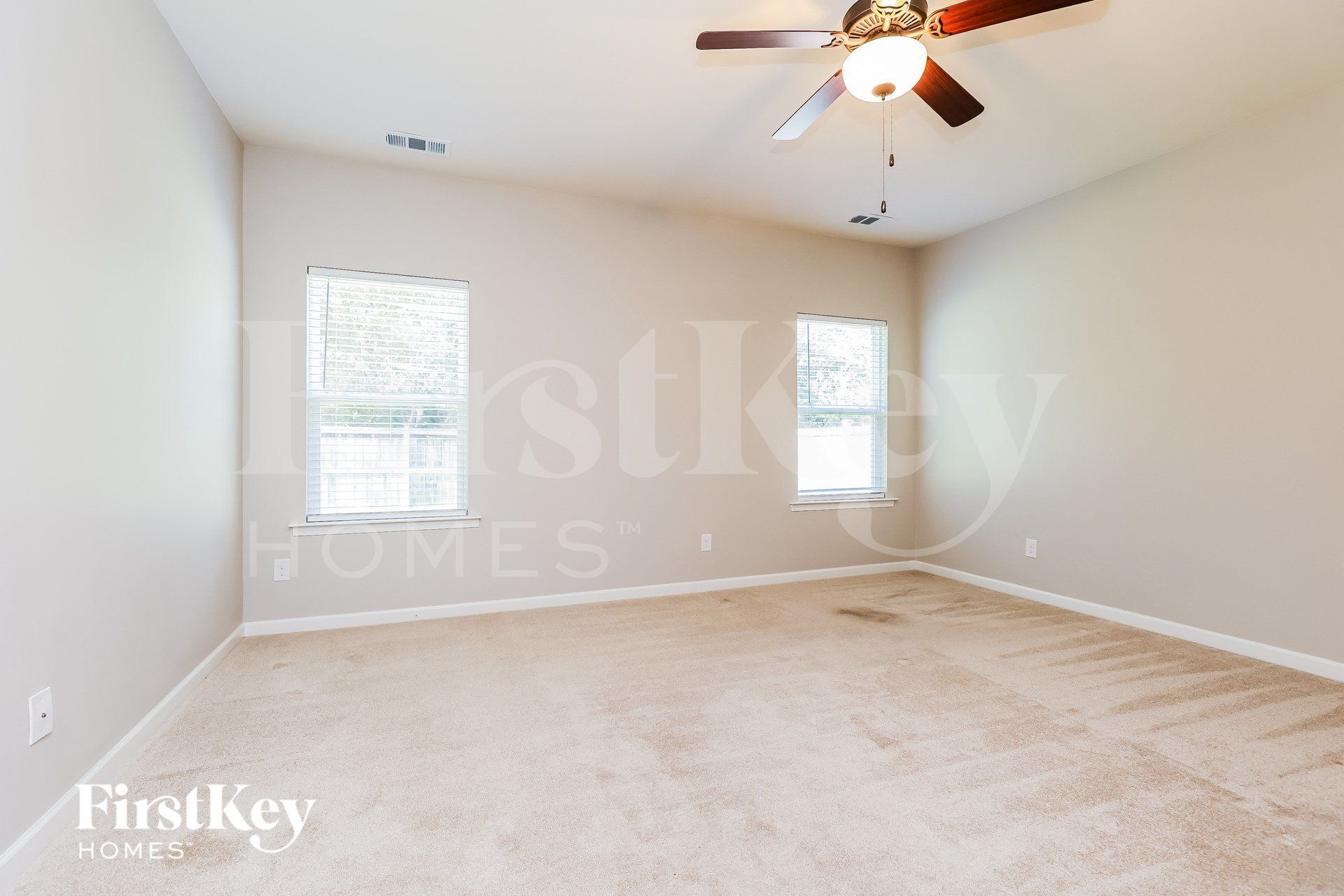 Building Photo - 831 Mesa Verde Pl