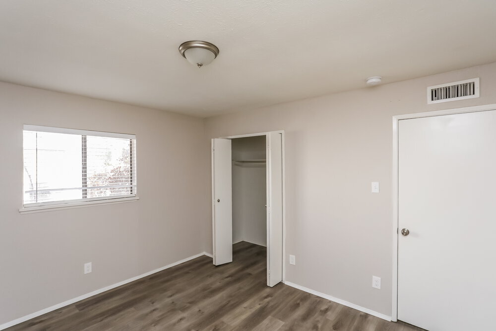 Building Photo - 9010 Millwood Dr