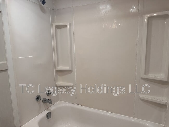 Building Photo - 388 Broaddus Ave