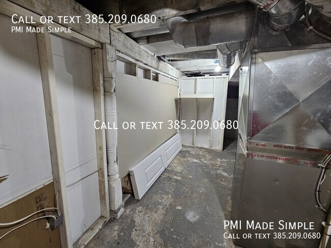 Building Photo - 512 Hawthorne Ave S
