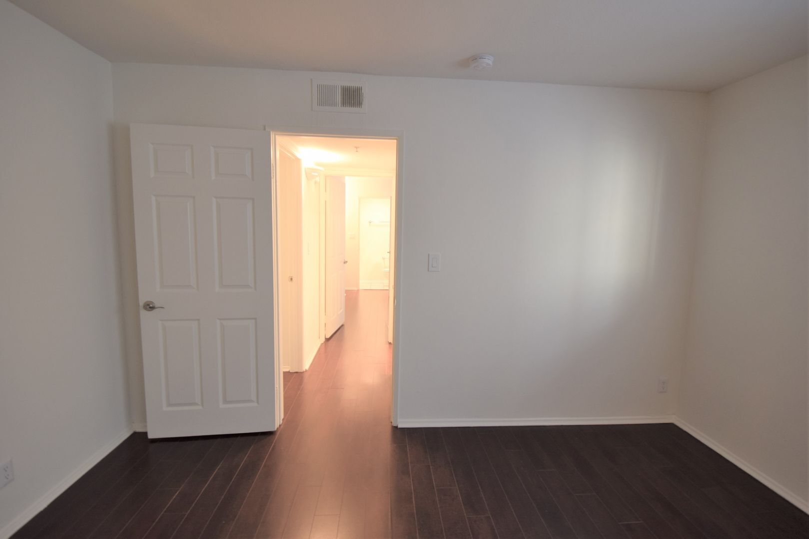Building Photo - 5002 Tujunga Ave