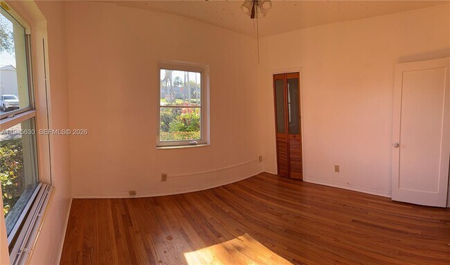 Building Photo - 715 NE 91st St