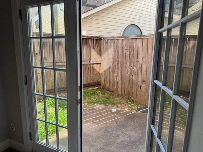 Building Photo - 9716 Linkmeadow Ln