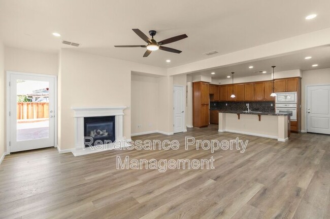 Building Photo - 785 Ellerbrook St