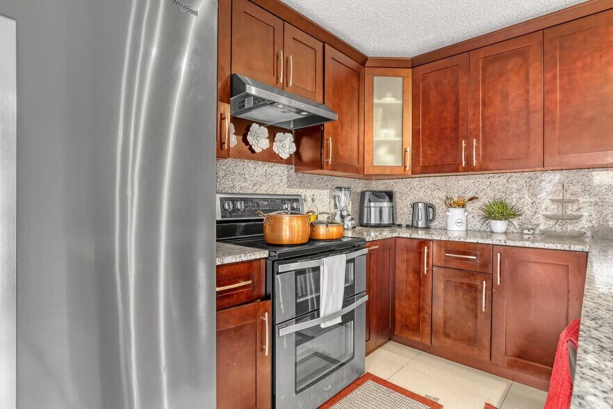 Building Photo - 728 Mill Valley Pl