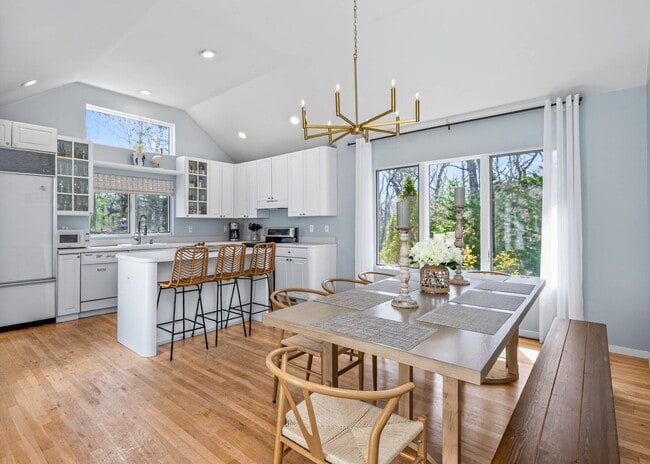 Building Photo - 12 Douglas Ct