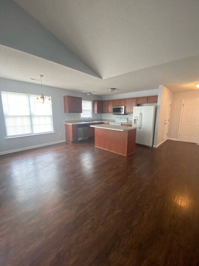Building Photo - 3 BR 2 BA Maysville