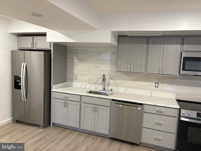 Building Photo - 2016 Gatewood Pl