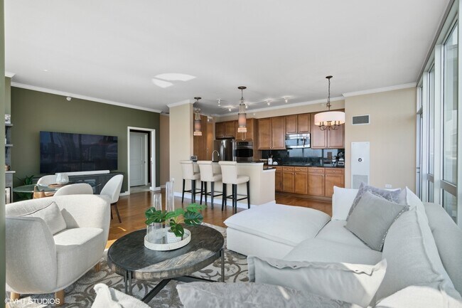 Building Photo - 1629 S Prairie Ave