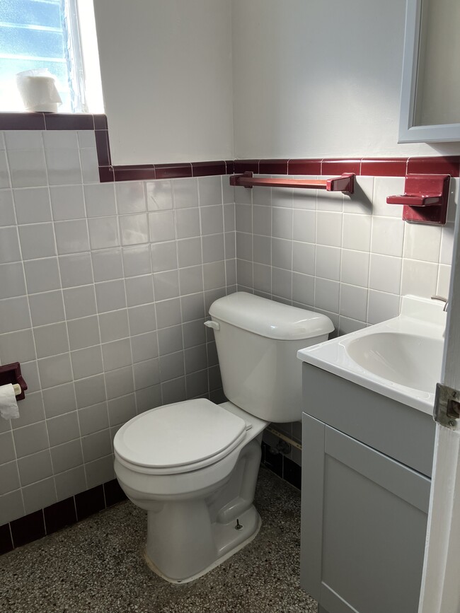 Primary half bath - 1807 Elizabeth St