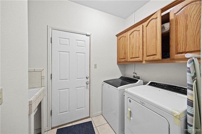 Building Photo - 23 E Champion St