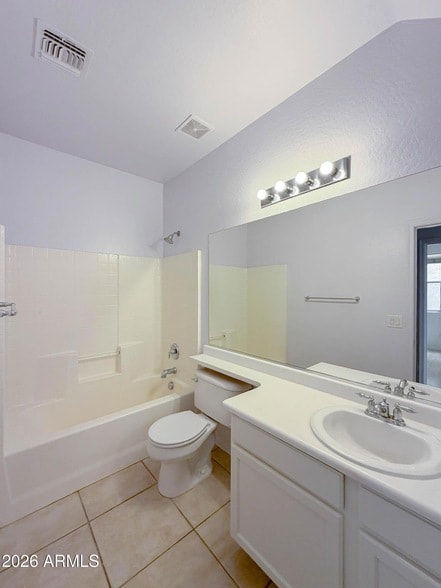 Building Photo - 5216 W Albeniz Pl