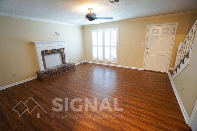 Building Photo - 352 Jamestown Manor Dr