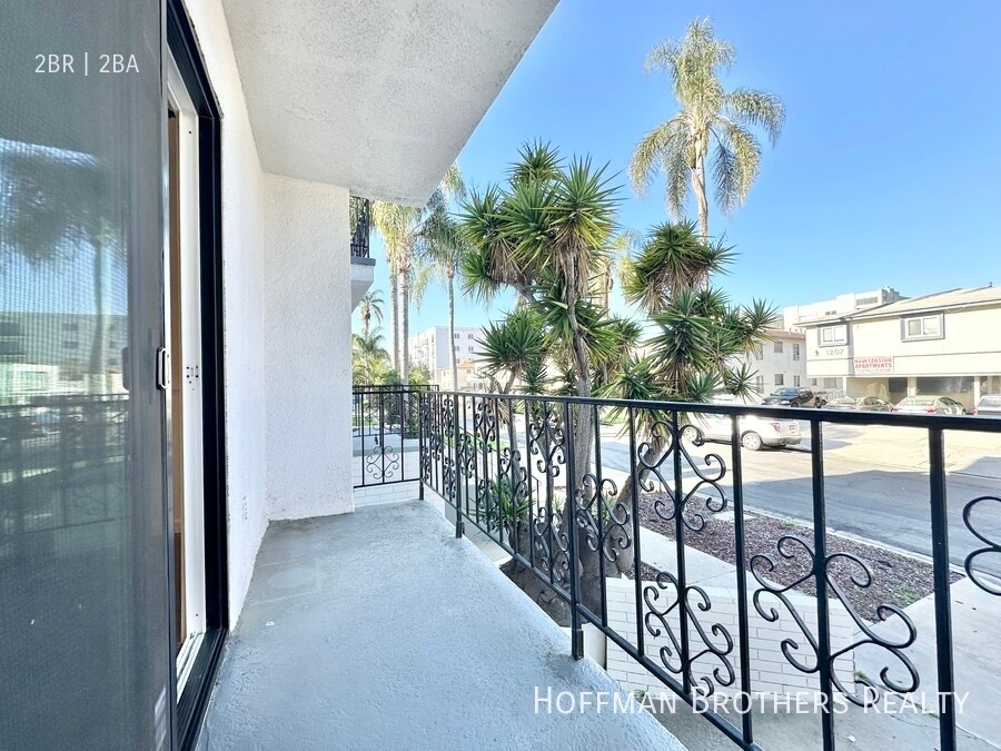 Building Photo - 1206 S Holt Ave