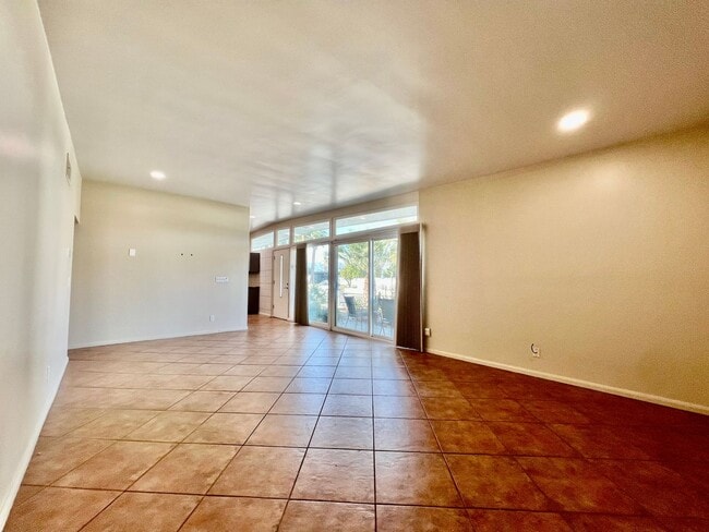 Building Photo - AVAILABLE NOW! 3 Bedroom 2 Bathroom POOL HOME in Palm Springs !