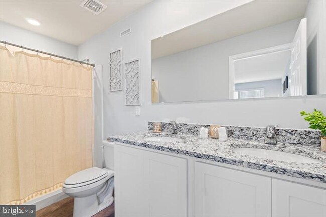Building Photo - 218 Baker Dr