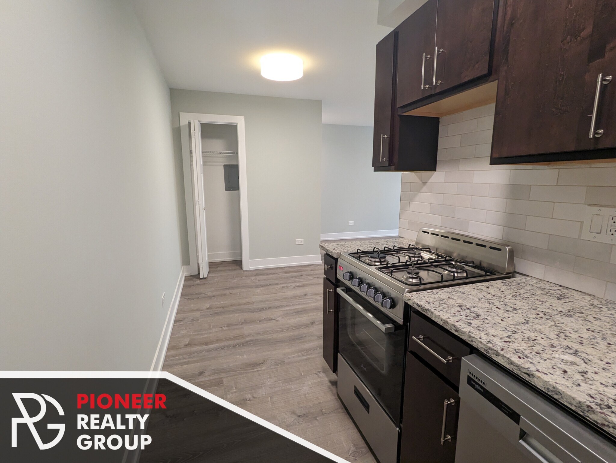 Building Photo - 503 W Barry Ave