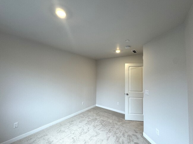 Building Photo - 15083 NW Ethel Ln