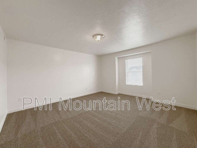 Building Photo - 641 N 30 E