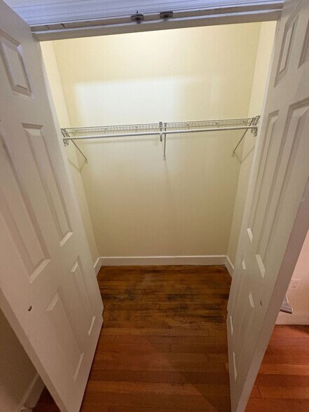 Building Photo - 525 E Grace St