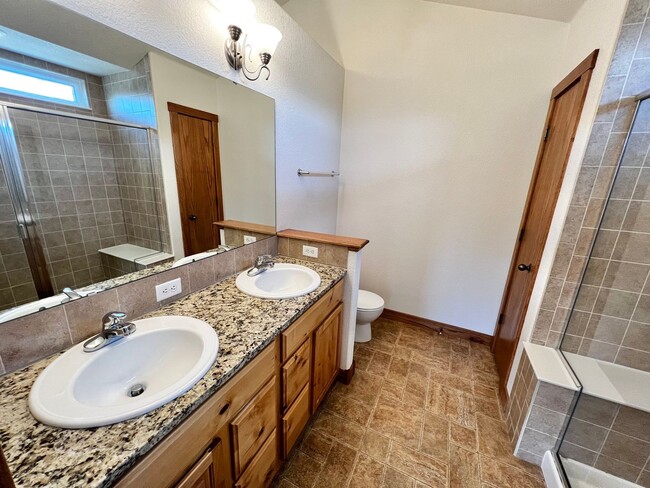 Building Photo - 3 bed, 3 bath Home in Poudre Overlook Neig...