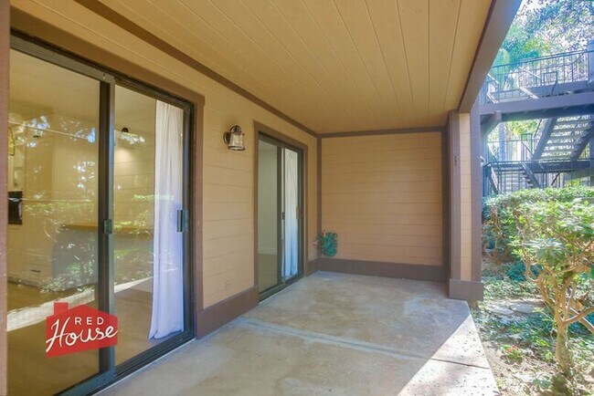 Building Photo - 4009 Canario St