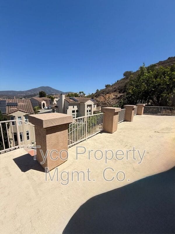 Building Photo - 2021 Pleasant Waters Ct