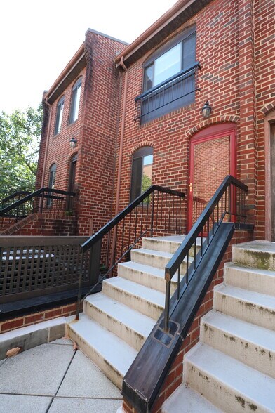 Primary Photo - 1071 Paper Mill Ct NW