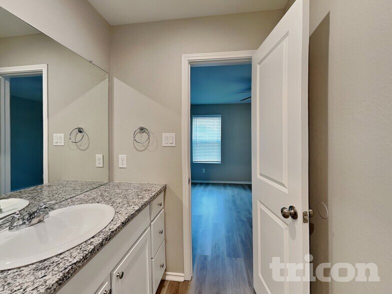 Building Photo - 8503 Western Tanager