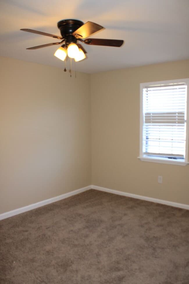 Building Photo - 3 Bedroom 2 Bath Columbia County Available