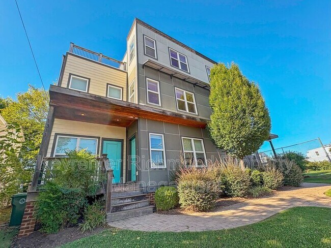 Primary Photo - 1311 Perry St