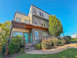 Building Photo - 1311 Perry St