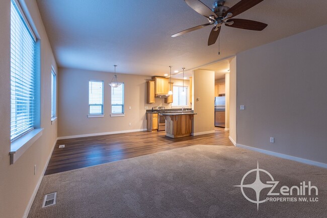 Building Photo - Waived Application Fees! Cozy 3 Bedroom En...