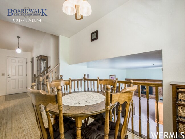 Building Photo - Updated 5-Bedroom Home in Sandy