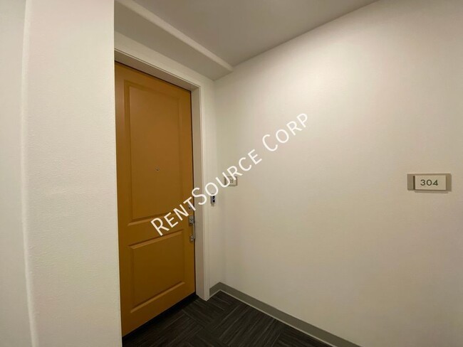 Building Photo - 3 Bedroom, 2022 New Construction Flat w/ S...