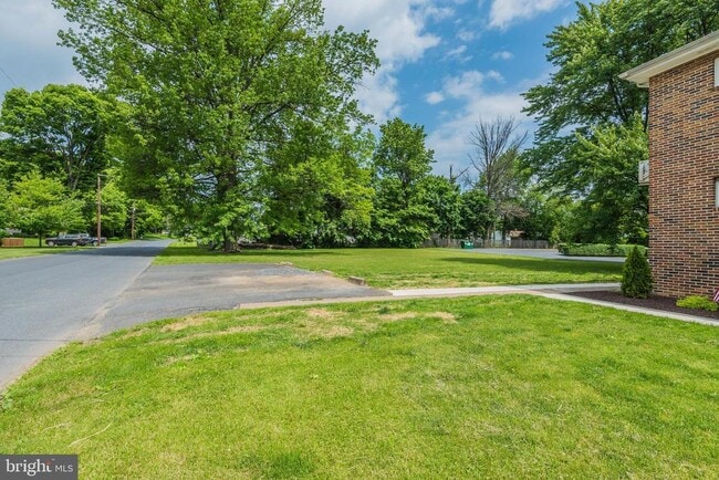 Building Photo - 3518 Trindle Rd