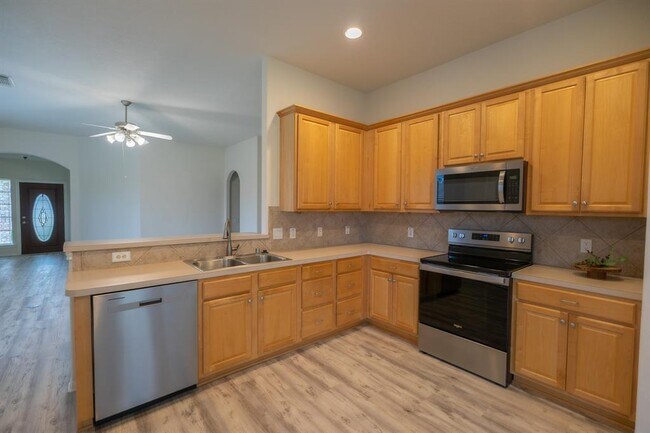 Building Photo - 1316 Varese Dr