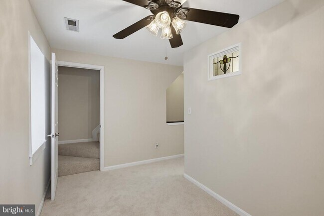 Building Photo - 871 Oella Ave