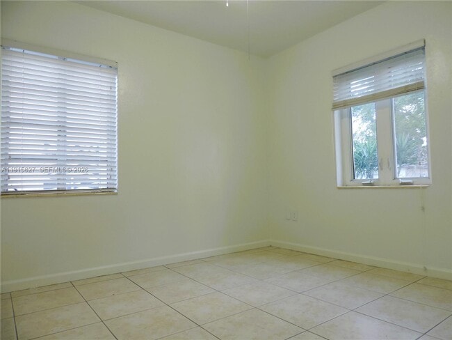 Building Photo - 3134 SW 25th Ter